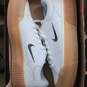 Wns Nike Court Legacy Lift - White Vintage Green Gum